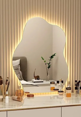 NordiGlow Onregelmatige LED-Spiegel – Scandinavisch Design