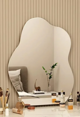 NordiGlow Onregelmatige LED-Spiegel – Scandinavisch Design