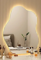 NordiGlow Onregelmatige LED-Spiegel – Scandinavisch Design